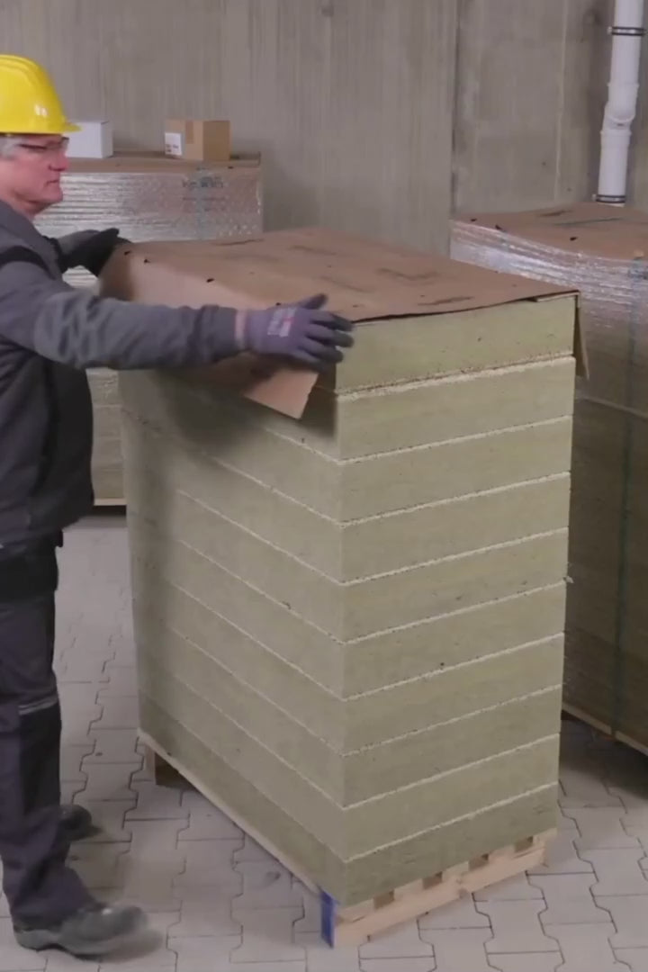 Heraklith houtwolplaten gebruikt voor plafondisolatie in kelder of parkeergarage.